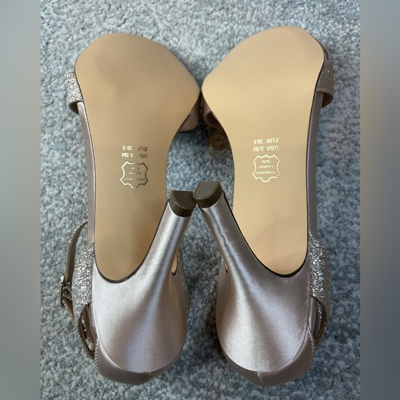 Nina Venus-YS Pearl Rose Crystal Dress Sandals – Size 8.5 (NIB) - Picture 9 of 12